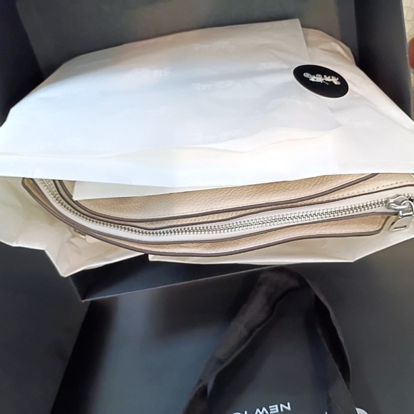 Rare New (Cream/Beige) Coach Remi Satchel No. A2381-1317 - Picture 4 of 14